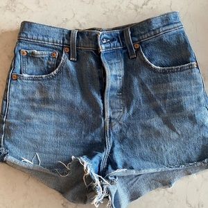 Levi’s ribcage shorts